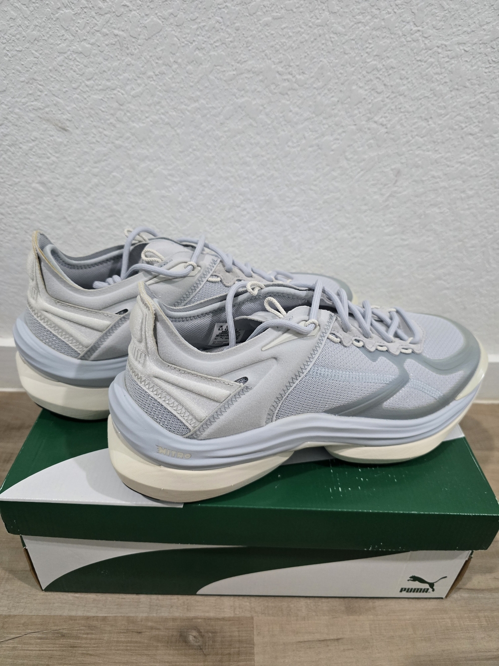 Men's Puma Variant Nitro Sci- Tech Light Gray Performance Running Shoes - Picture 2 of 9